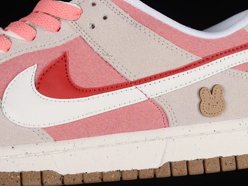 All Categories Nk SB Dunk Series Nk SB Dunk Low Low-top Sneakers Cost-effective Edition Nk Dunk Low SE 2023 Year of the Rabbit Limited SB Smashing Backboard Fashion Casual Sneakers DO9457-100